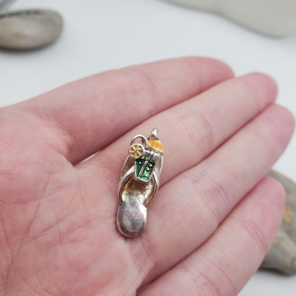 Sterling silver flip flop summer fun shoe necklace pendant charm - Picture 2 of 2